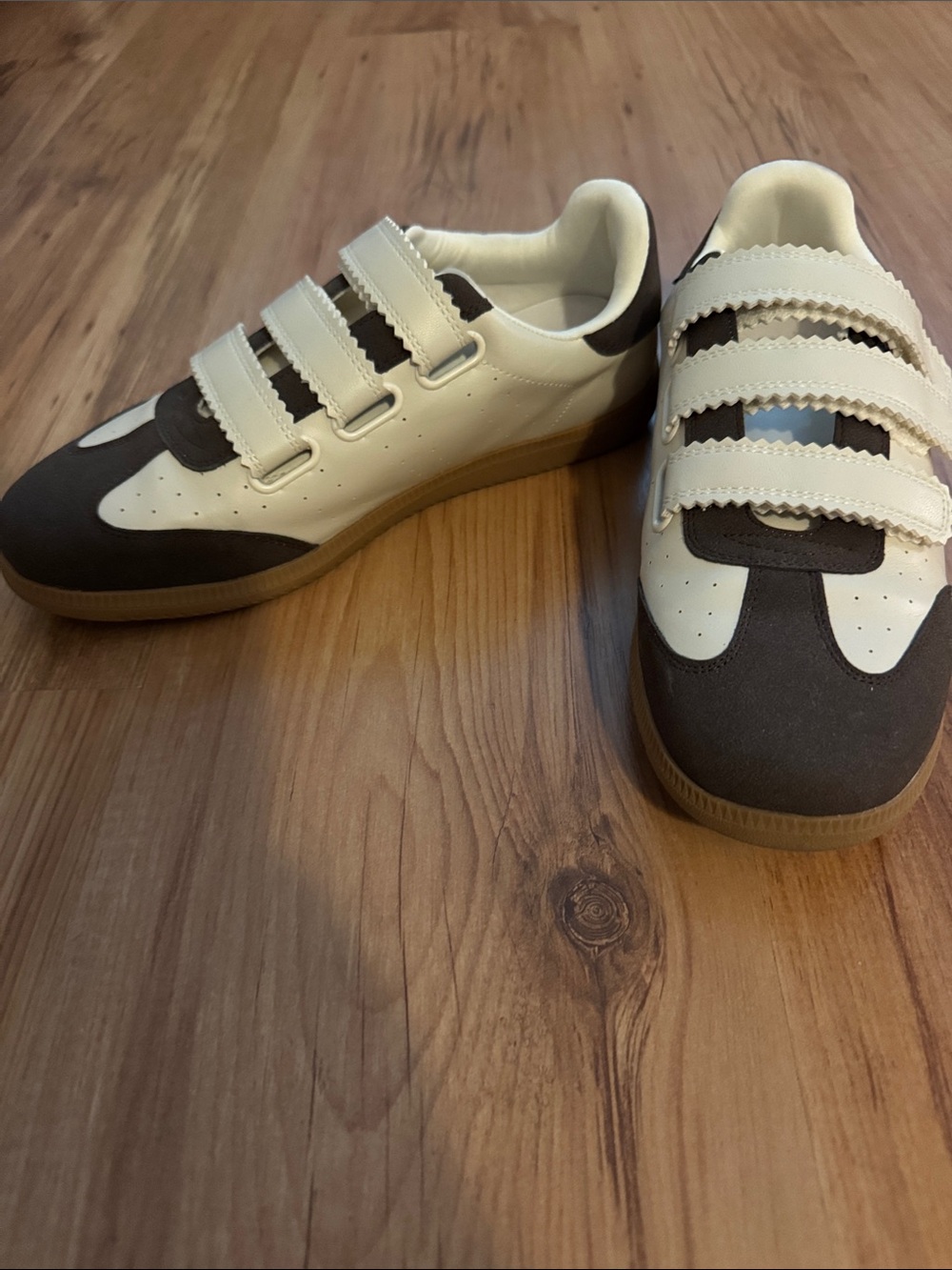 Girls/ Women Velcro Sneakers in Cream and Brown